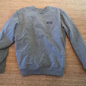 Patagonia crew neck sweatshirt